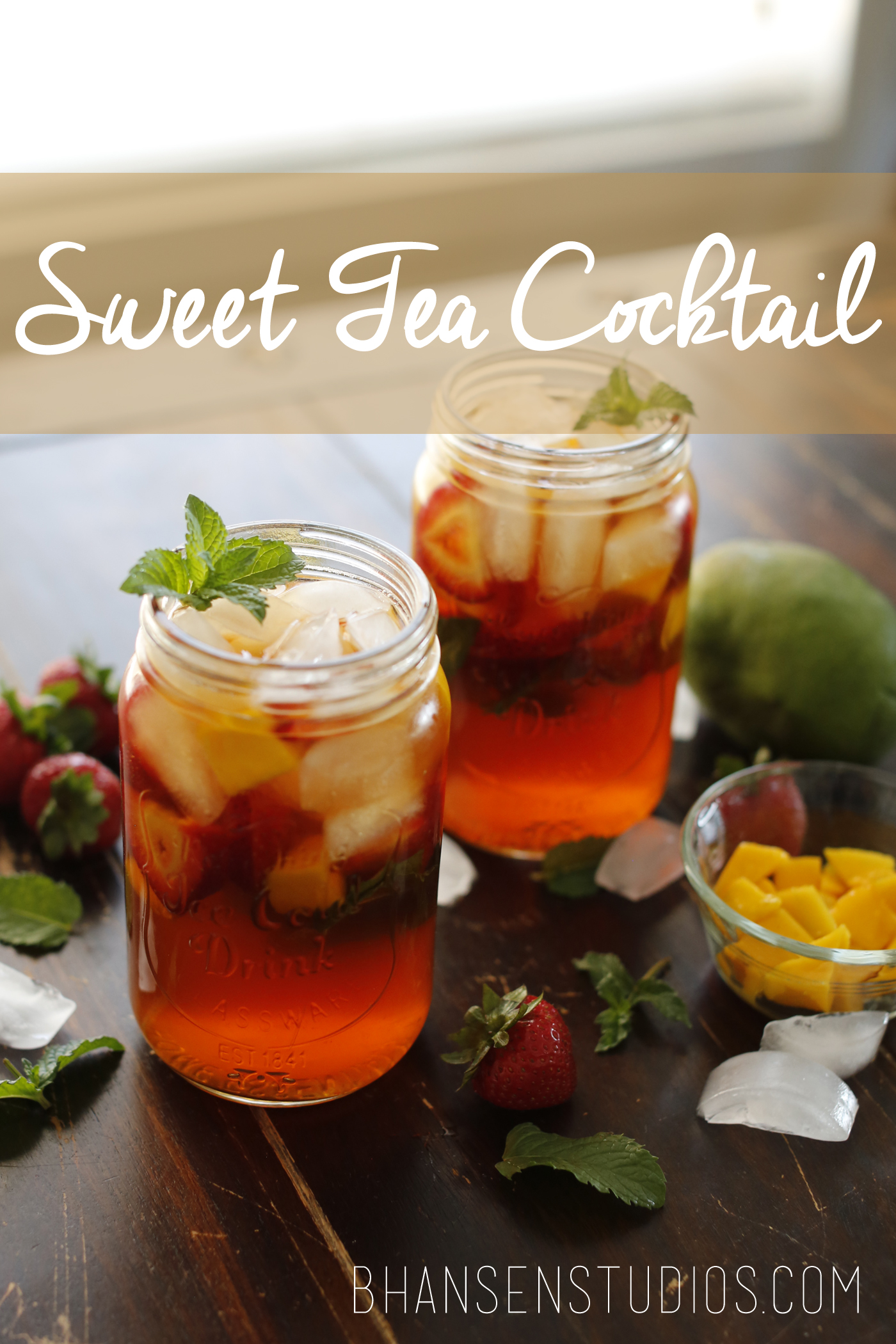 Refreshing summertime sweet tea cocktail