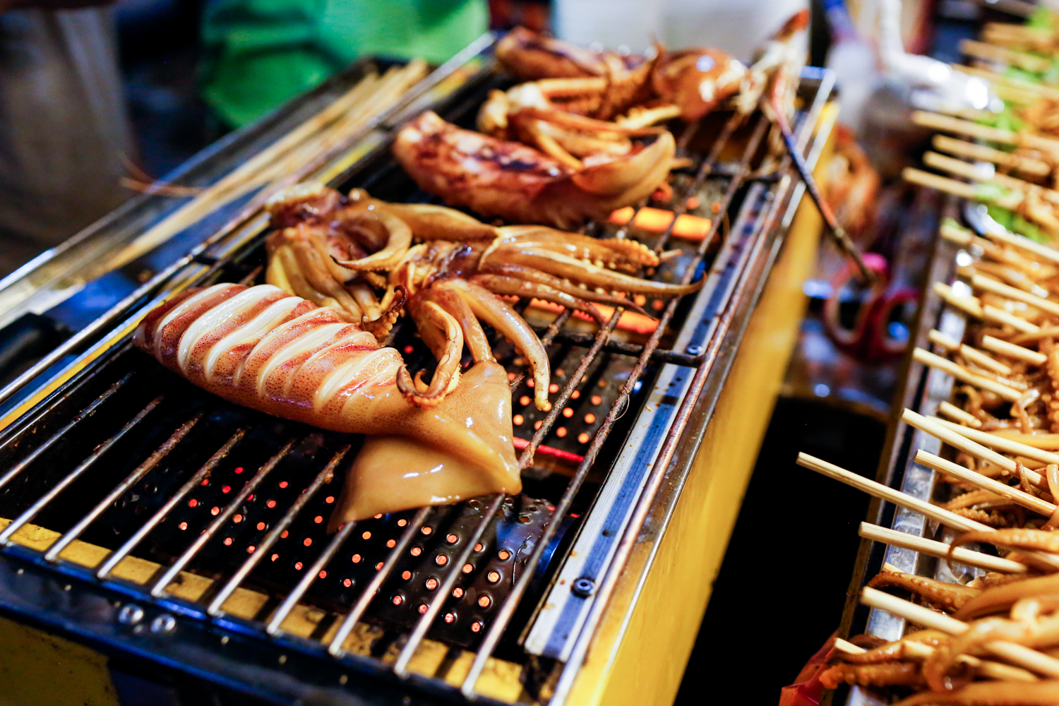 Famous Koasan Rd in Bagkok Thailand, Radish Mama Travels, checking out Street food